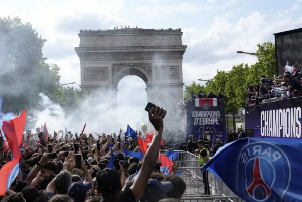 Viral videos from the Paris PSG Victory Celebration spread worldwide, showcasing fireworks, chants, and emotional fan reactions.Viral videos from the Paris PSG Victory Celebration spread worldwide, showcasing fireworks, chants, and emotional fan reactions.